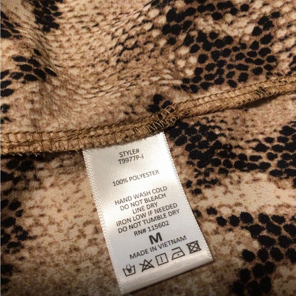 HerringStones women’s medium python v- neck top with kimono sleeves - Picture 5 of 11